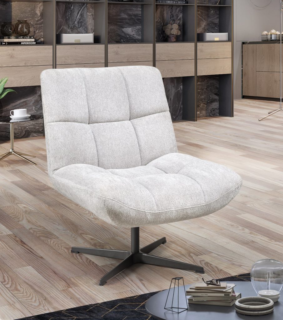 Fauteuil Angele devant tissu blanc d'argent - Girardeau
