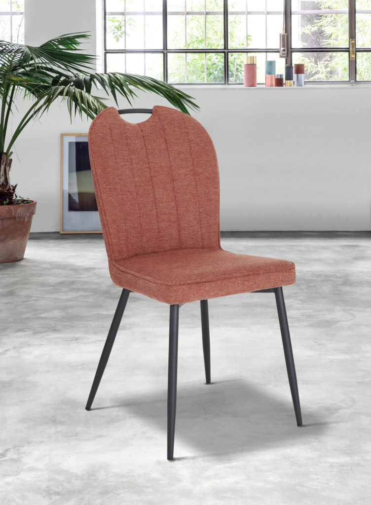 Chaise Salomé devant tissu rose - Girardeau