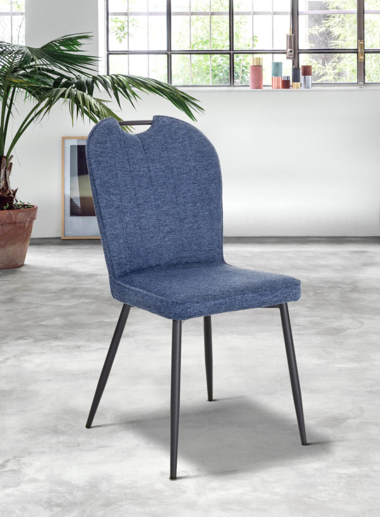 Chaise Salomé devant tissu bleu - Girardeau