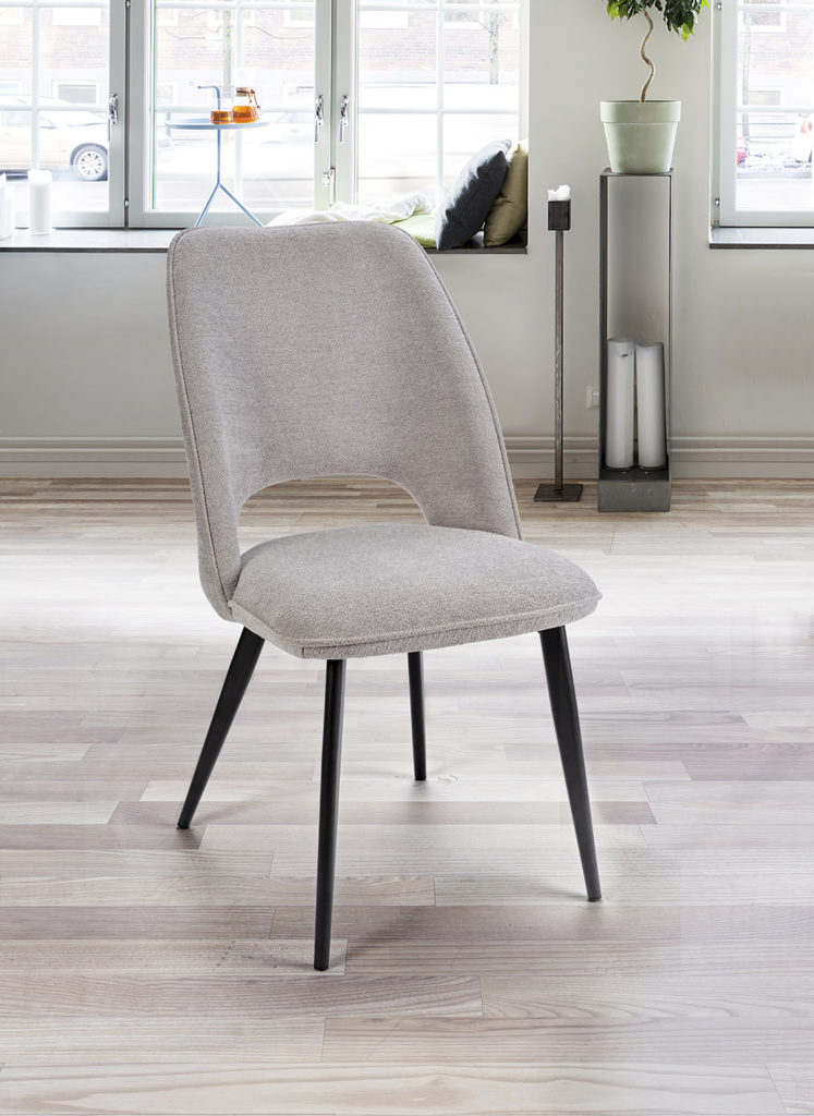 Ambiance chaise Roxane tissu gris perle avant