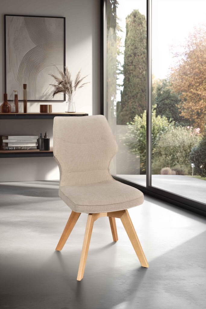 ambiance chaise Juliette pied bois beige avant - Girardeau