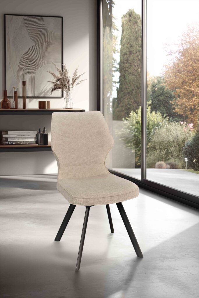 ambiance chaise Juliette pied métal beige avant - Girardeau