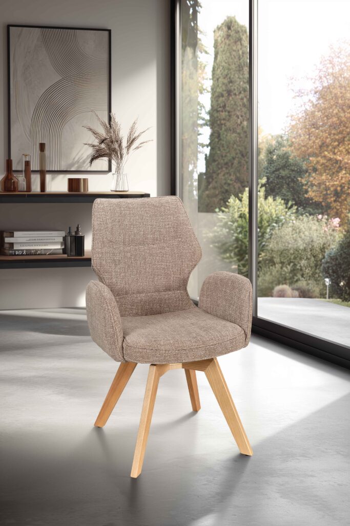 ambiance chaise Juliette pied bois taupe avec accoudoirs avant - Girardeau